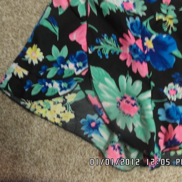 High waisted floral shorts - Picture 3 of 3